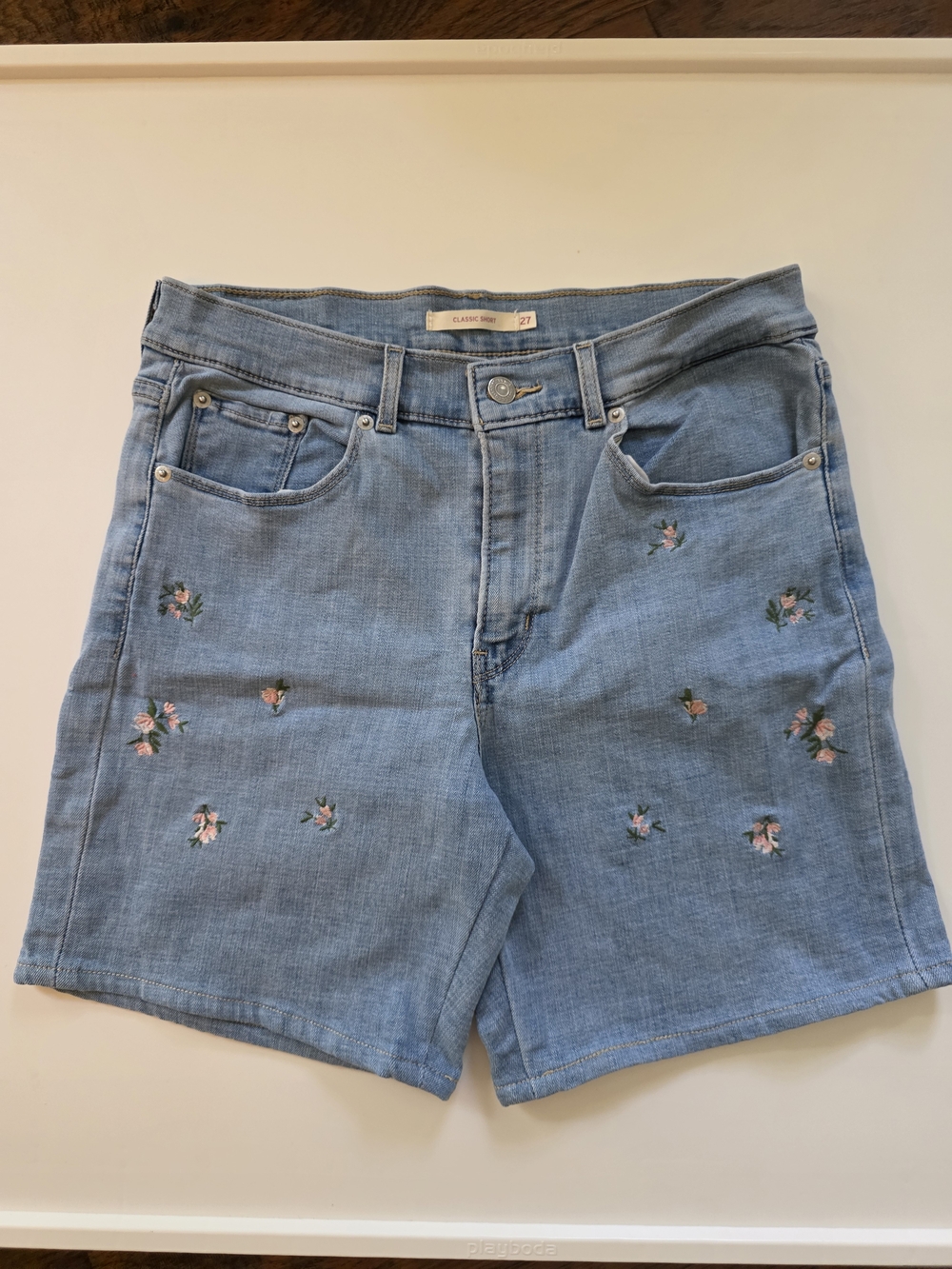 Levi's Women's Classic Light Wash Embroidered Floral Denim Shorts -W27